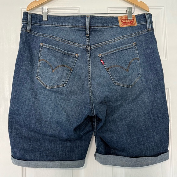 Levi’s women’s- Classic Bermuda Shorts - Picture 2 of 9